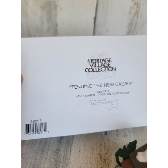 Dept 56 58395 tending the new calves village accessory xmas - Picture 9 of 9